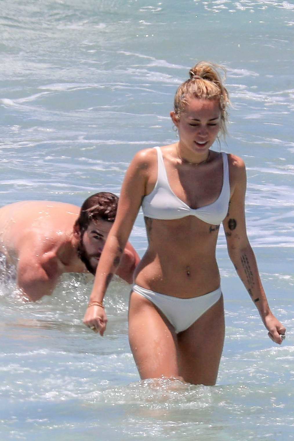 Double reccomend Miley crus bikini