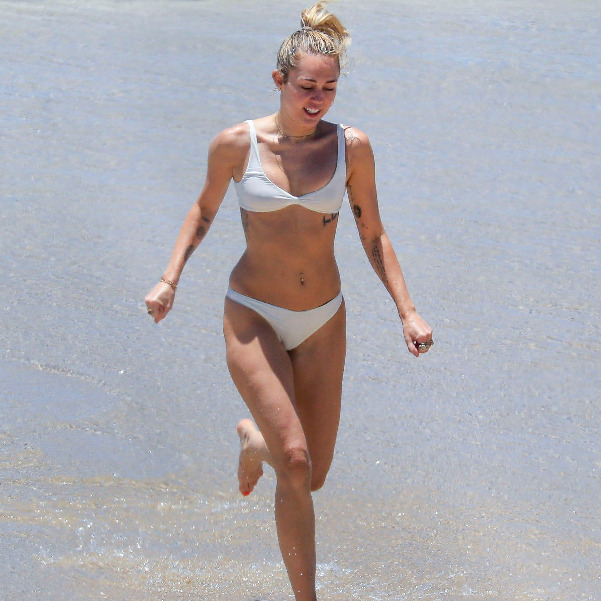 Miley crus bikini